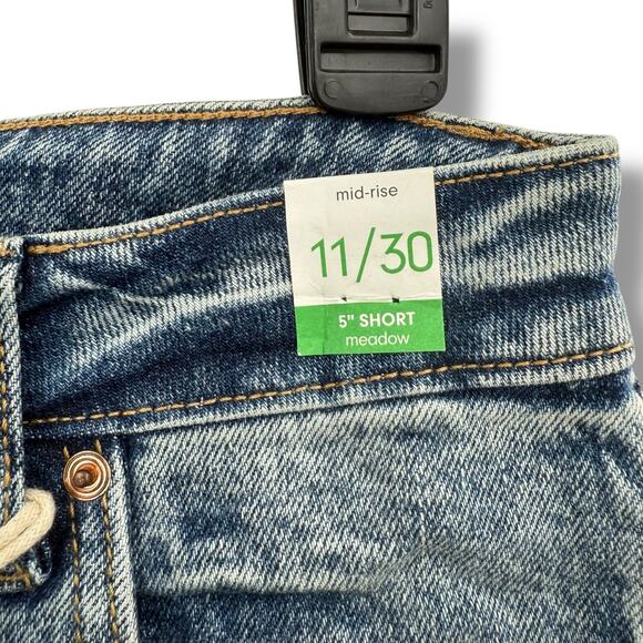 NEW Celebrity Pink Denim Shorts Size 11 Mid Rise Blue Jean Cuffed Distressed - Picture 6 of 6